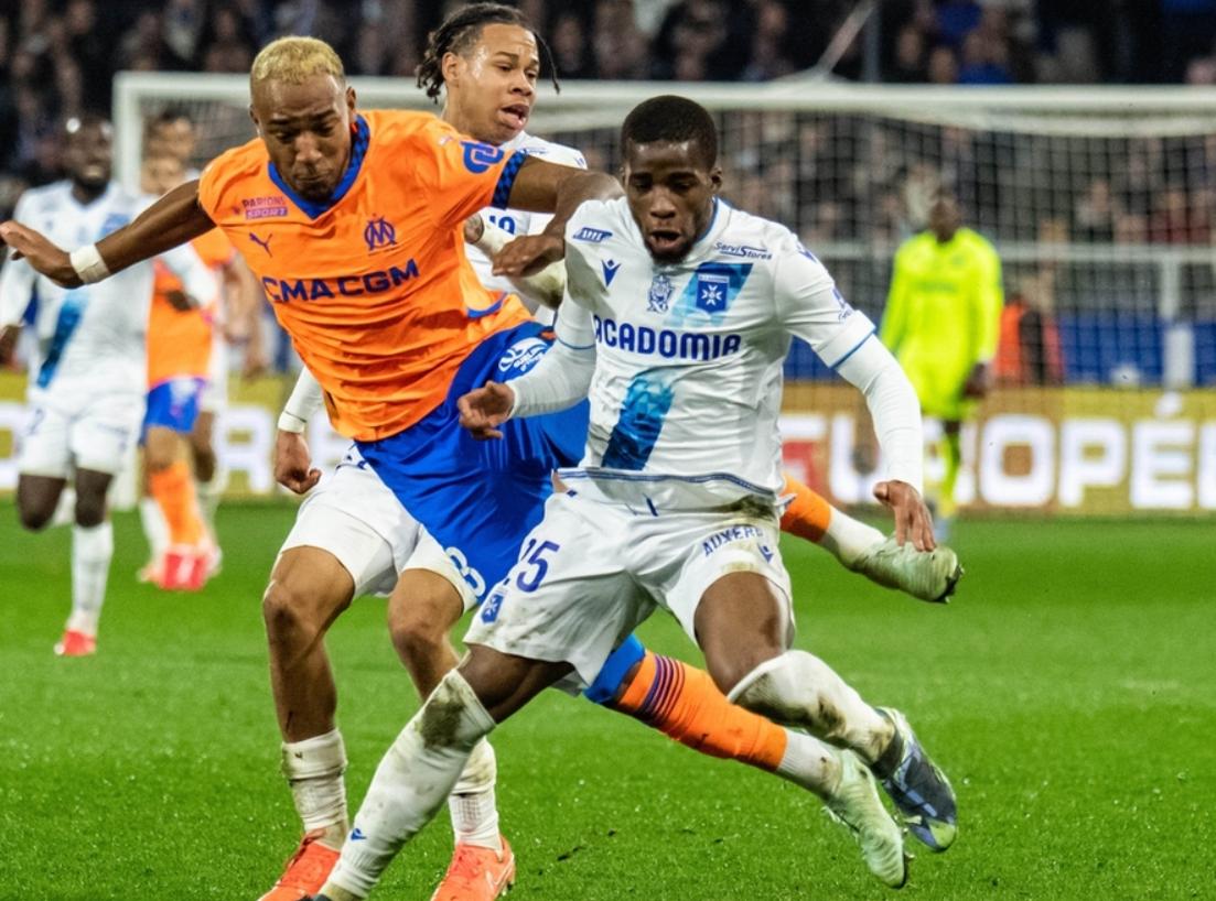 九游sports-法甲争冠焦点战，激烈程度空前的简单介绍