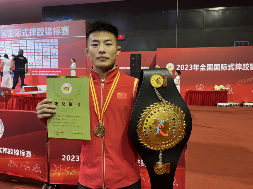 -全國摔跤锦标赛，力量与技巧的荣耀舞台的简单介绍