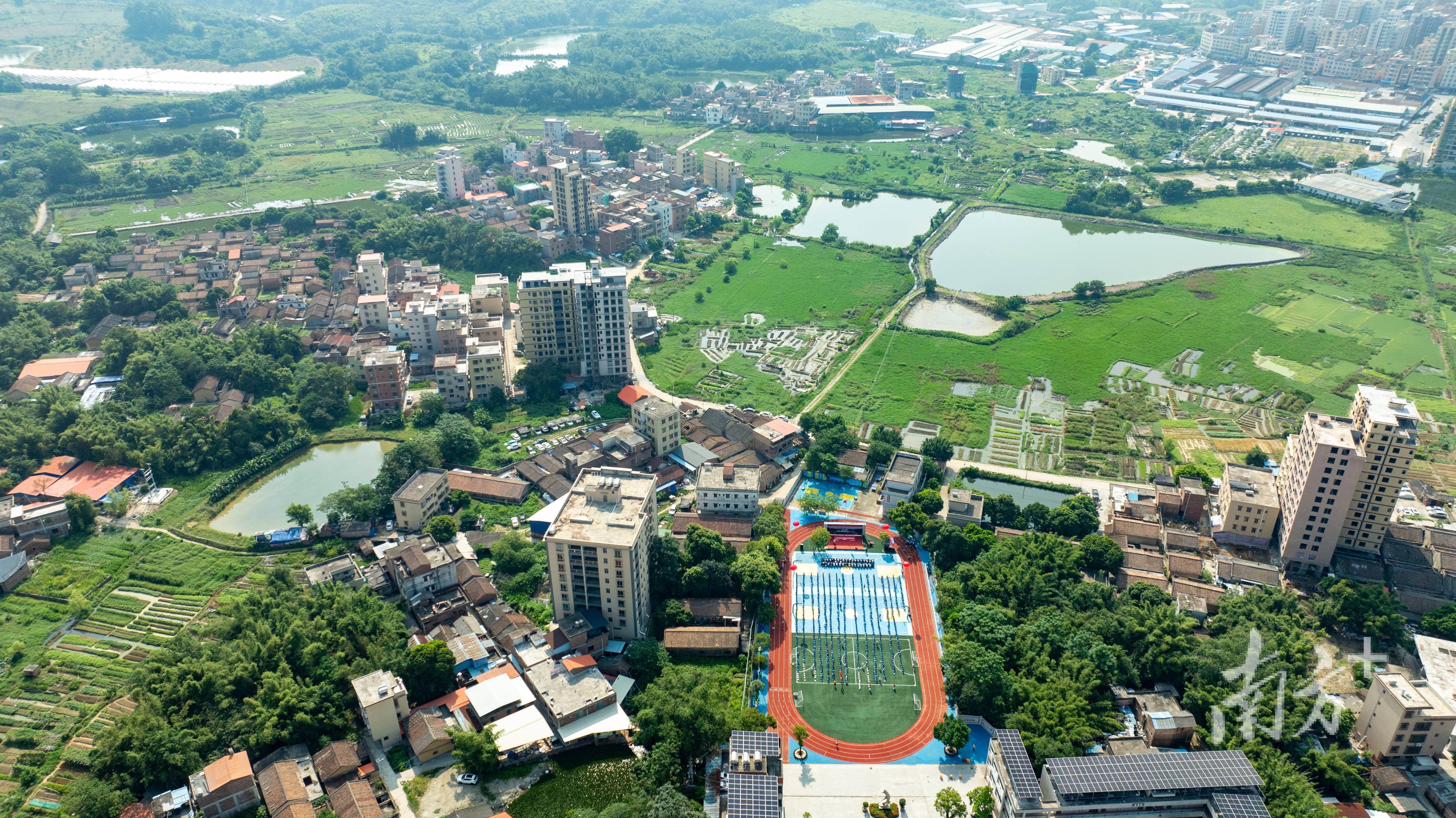 九游下载安装-特色足球场馆“绿色+智慧”成为行业新标准，硬件设施持续升级的简单介绍