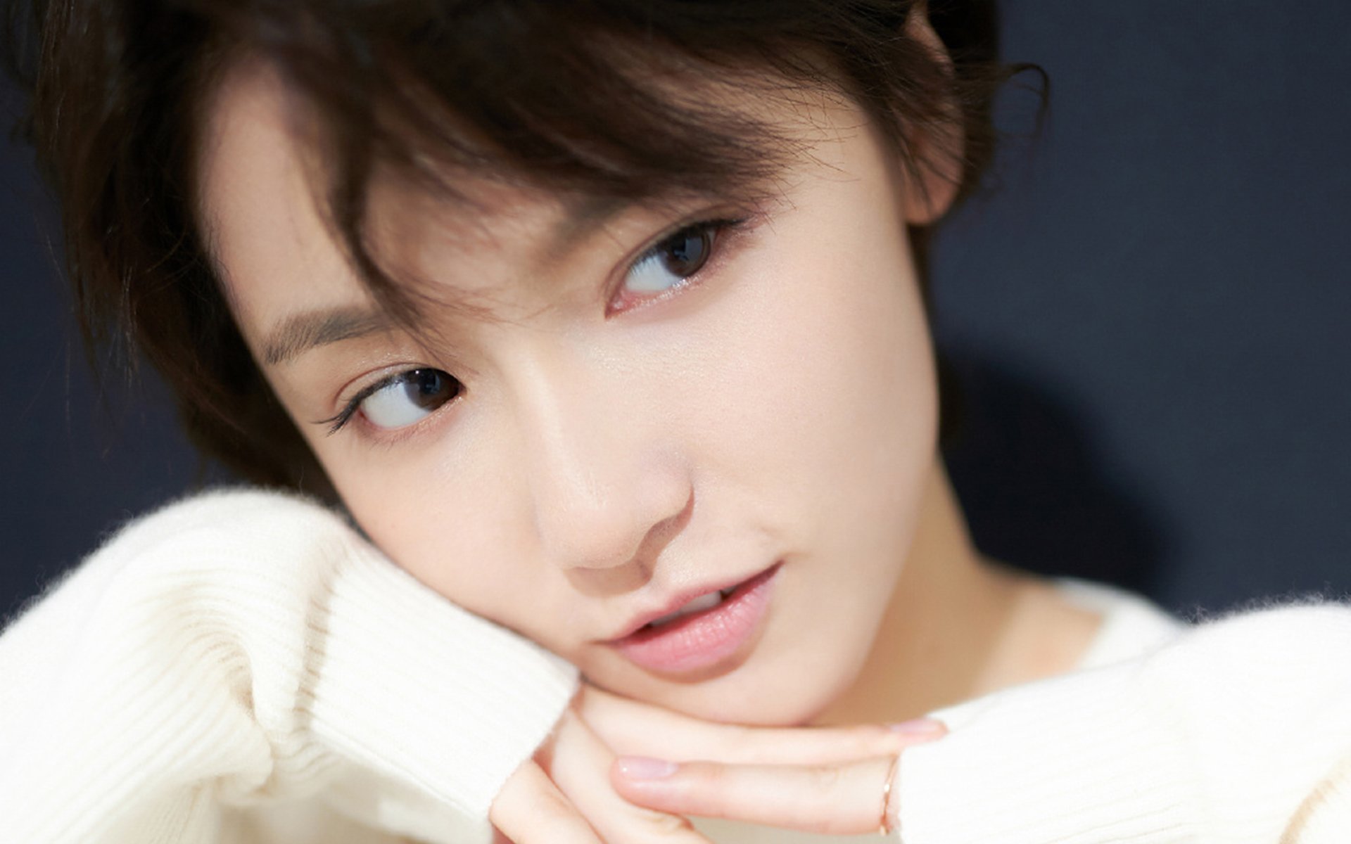 雷霆力克湖人，系列赛焦点战中亚历山大三分雨不断，雷霆力克火箭大比分2-2平