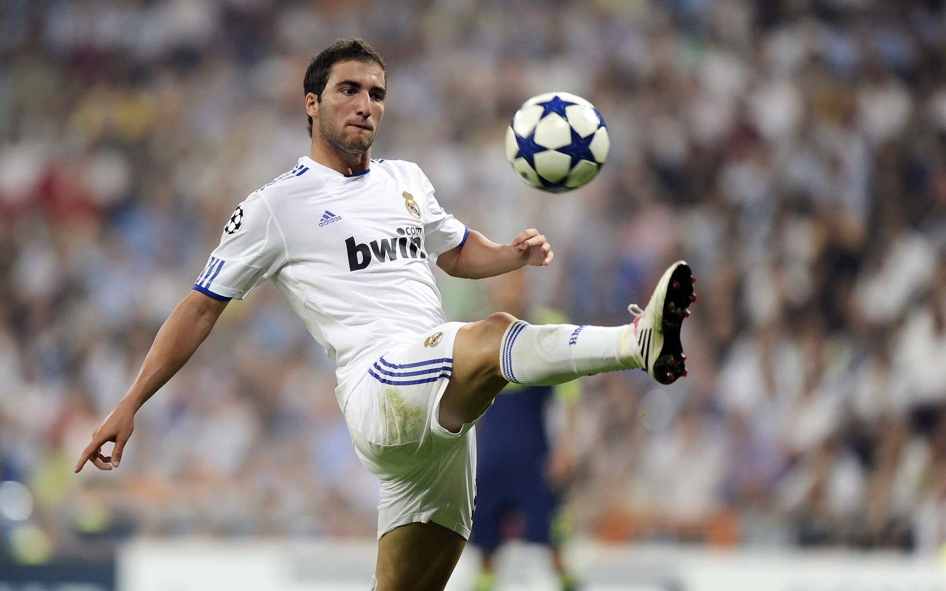 梅西助攻破百，助巴黎登顶法甲，梅西进球 巴黎